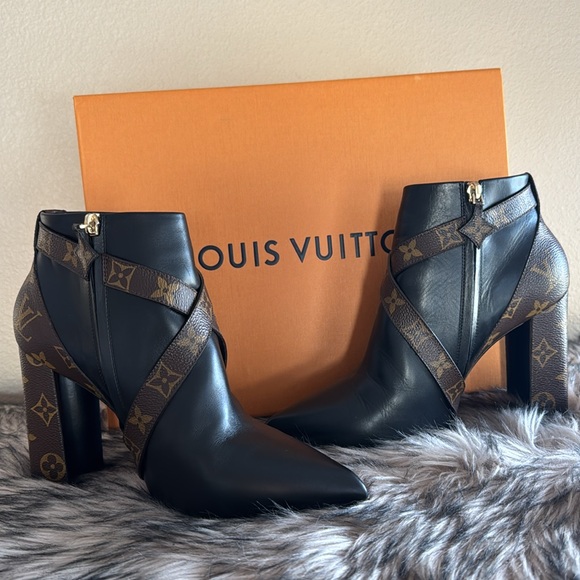 Louis Vuitton Monogram Matchmake Boots - Picture 12 of 17